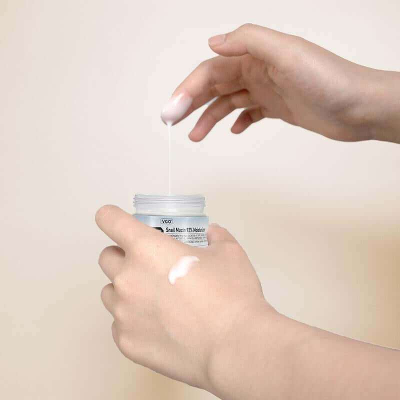 VGO Snail Repair Gel Cream 92% moisturizing face gel for dry sensitive skin with snail mucin and natural ingredients
