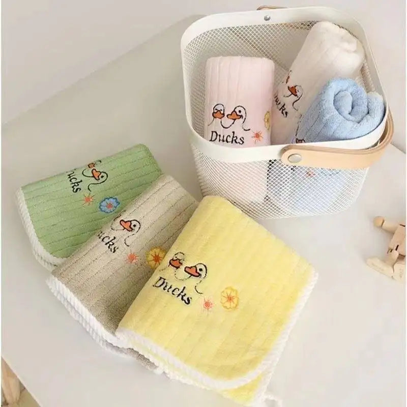 1Pc Cute Hand Towels Bathroom Towel with Hanging Loop Microfiber Coral Fleece Absorbent for Kitchen Bathroom Bathing Accessories