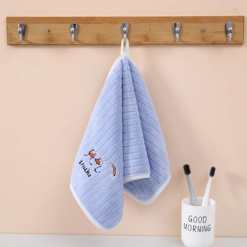 1Pc Cute Hand Towels Bathroom Towel with Hanging Loop Microfiber Coral Fleece Absorbent for Kitchen Bathroom Bathing Accessories