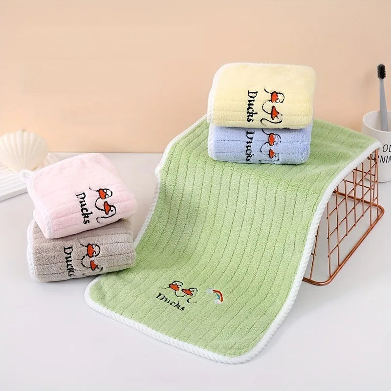 1Pc Cute Hand Towels Bathroom Towel with Hanging Loop Microfiber Coral Fleece Absorbent for Kitchen Bathroom Bathing Accessories