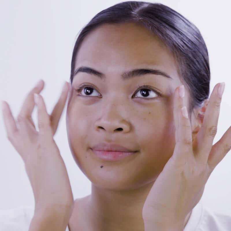 Pixi Beautifeye Hydrogel Patches revitalizing under-eye area with hydration and brightening benefits